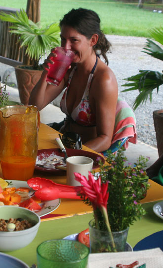 surf camp breakfast at cafe de la suerte