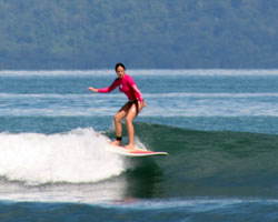 Surf camp for women student