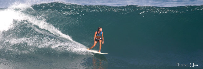 women's surf school surf instructor katie surfing pavones costa rica
